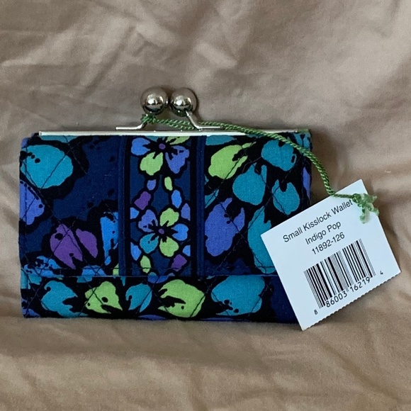 Vera Bradley Handbags - Vera Bradley Small Kisslock Wallet